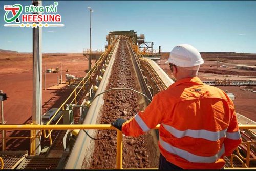 nguồn cung quặng sắt