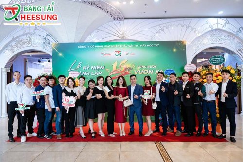 tập thể cán bộ nhân viên TTVM