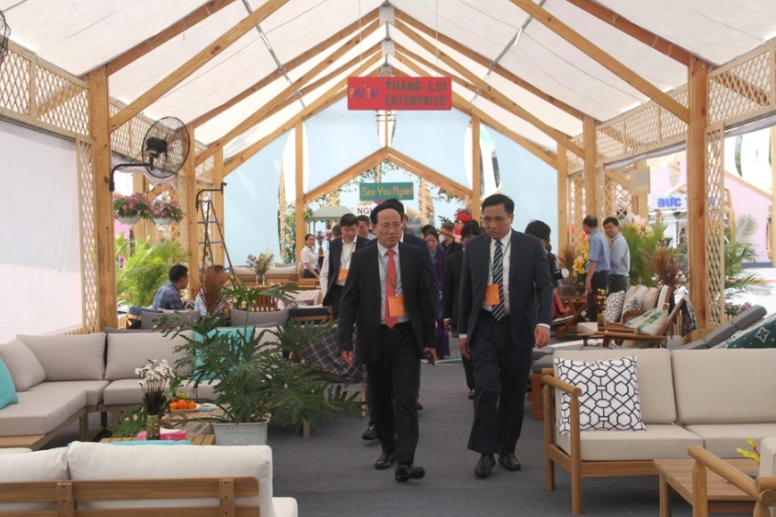 buôn bán sản phẩm gỗ
