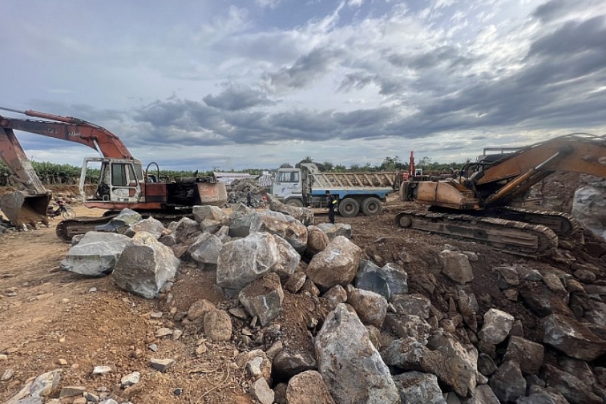 khai thác đá xây dựng