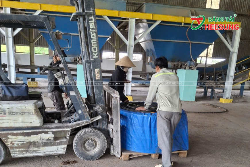 Doanh nghiệp Xuất nhập khẩu Việt: Bài toán tối ưu chuỗi cung ứng và Giải pháp Công nghệ