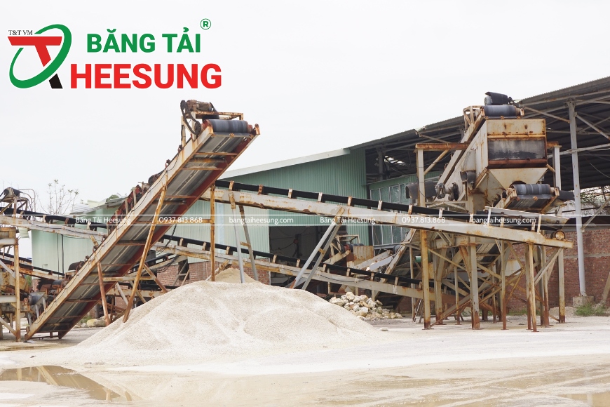 băng tải trong khai thác cát