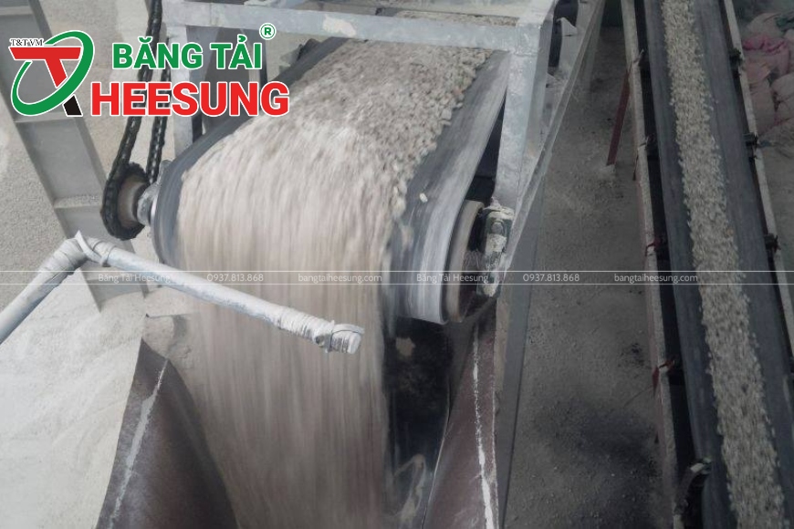 băng tải vận chuyển nguyên liệu