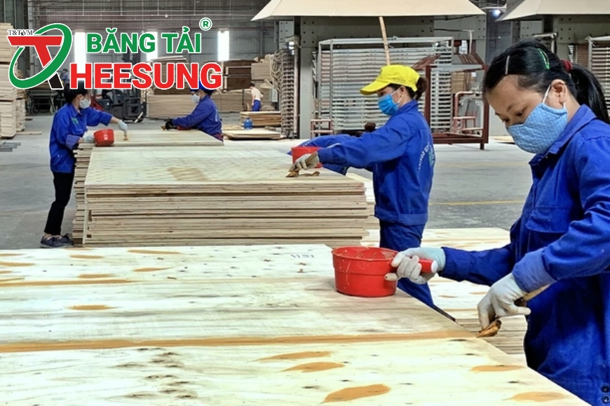 xuất khẩu gỗ sang Canada