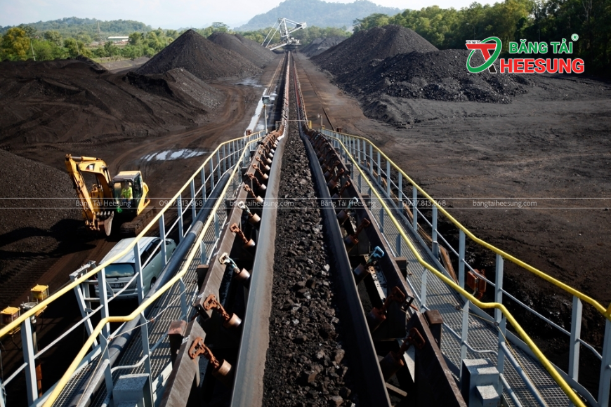 băng tải cao su Heesung vận chuyển than