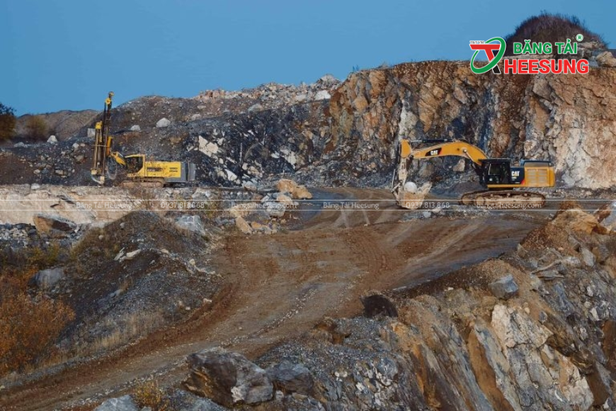 khai thác đất hiếm