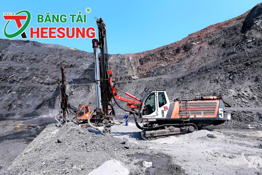 Giấy phép khai thác mỏ đất