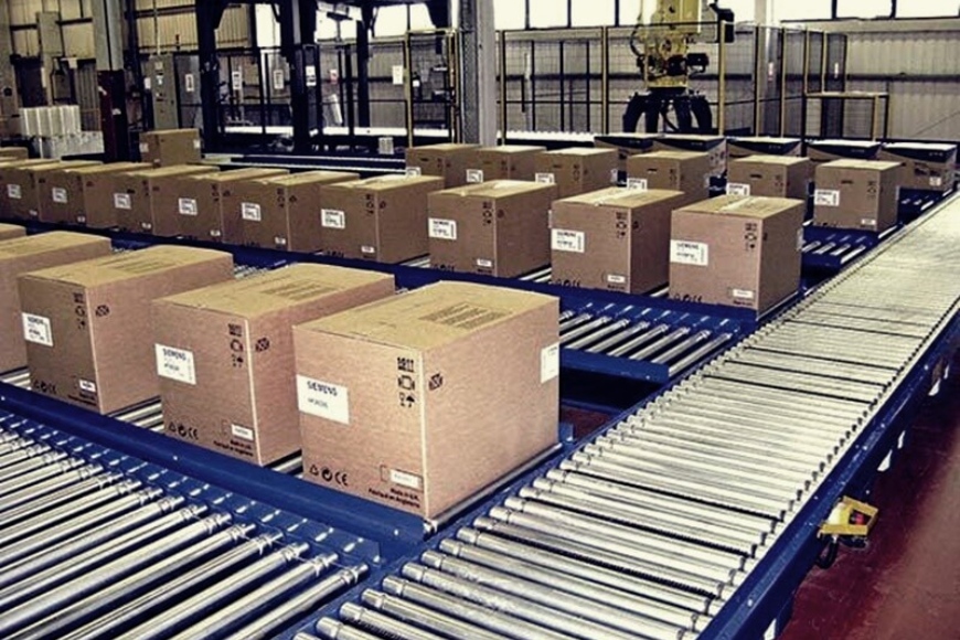 quá trình vận chuyển bằng băng tải con lăn