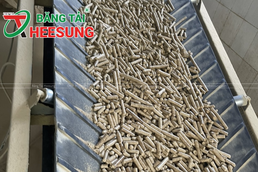 băng tải gân V vận chuyển viên nén