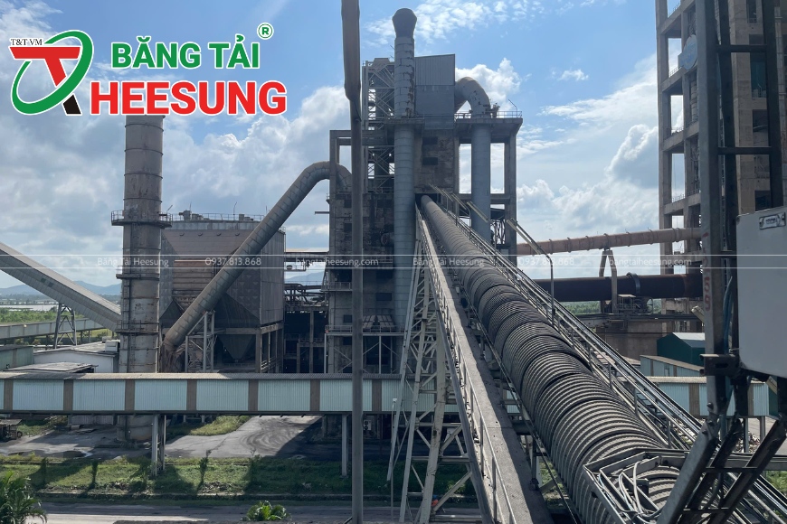băng tải xanh trong công nghiệp
