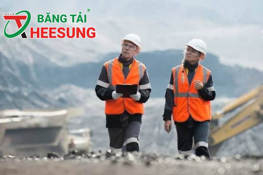 Khai thác khoáng sản và an toàn lao động