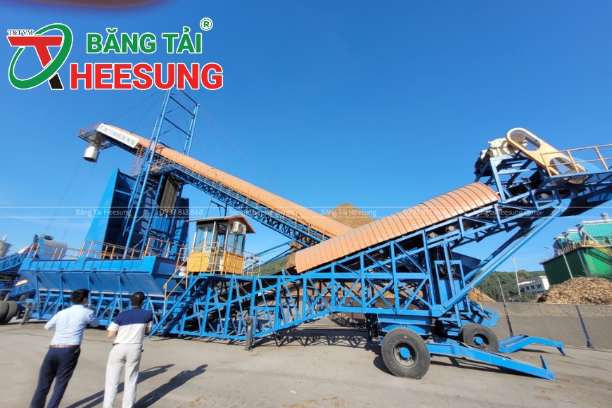 băng tải cao su có mái che